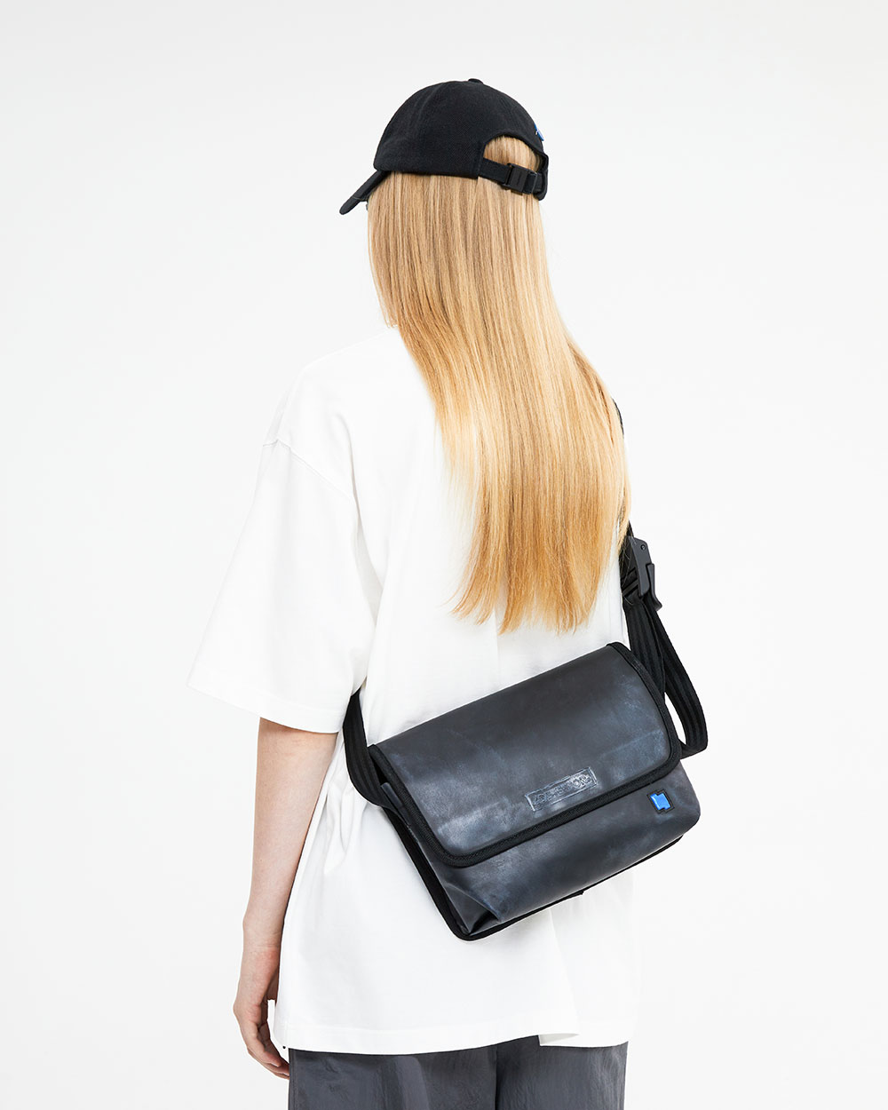 ADERERROR - Small trace esty messenger bag