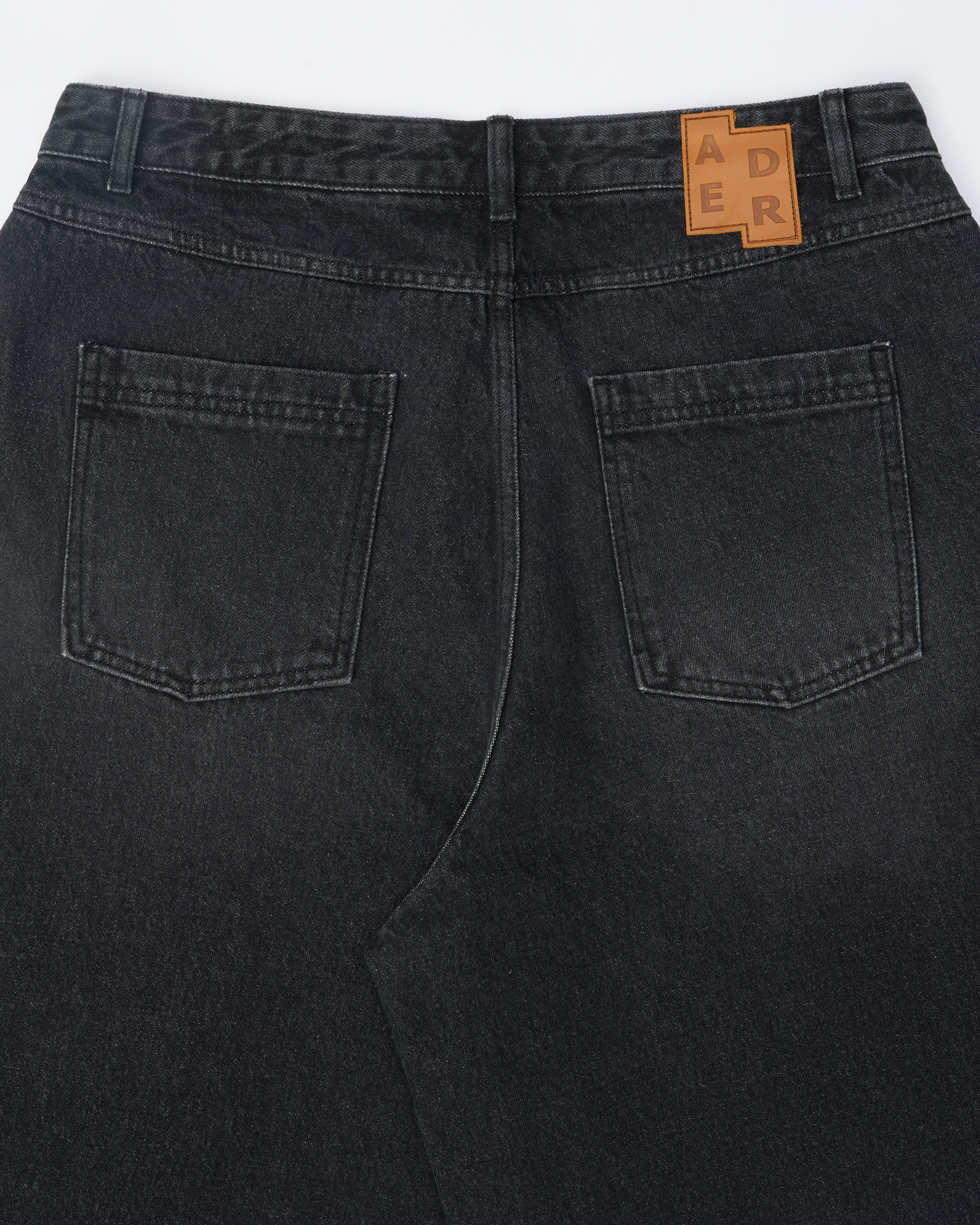 ADERERROR - Sig; SV Tag short jeans 01