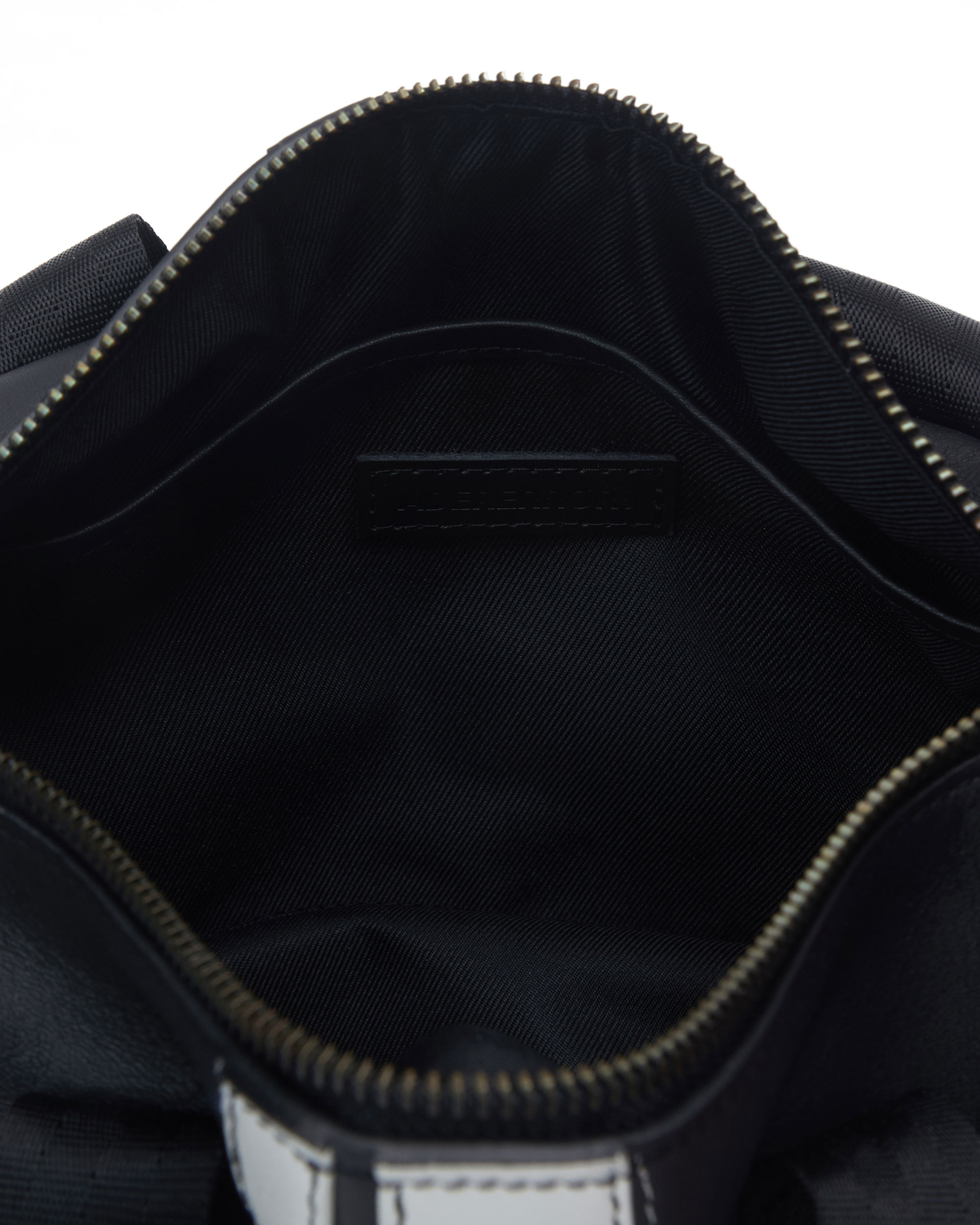 ADERERROR★24SS★Bashar Duffle Bag★急いで★大人気早期完売 ☆ADER ERROR☆ Bashar duffle bag 男女兼用 人気 韓国発