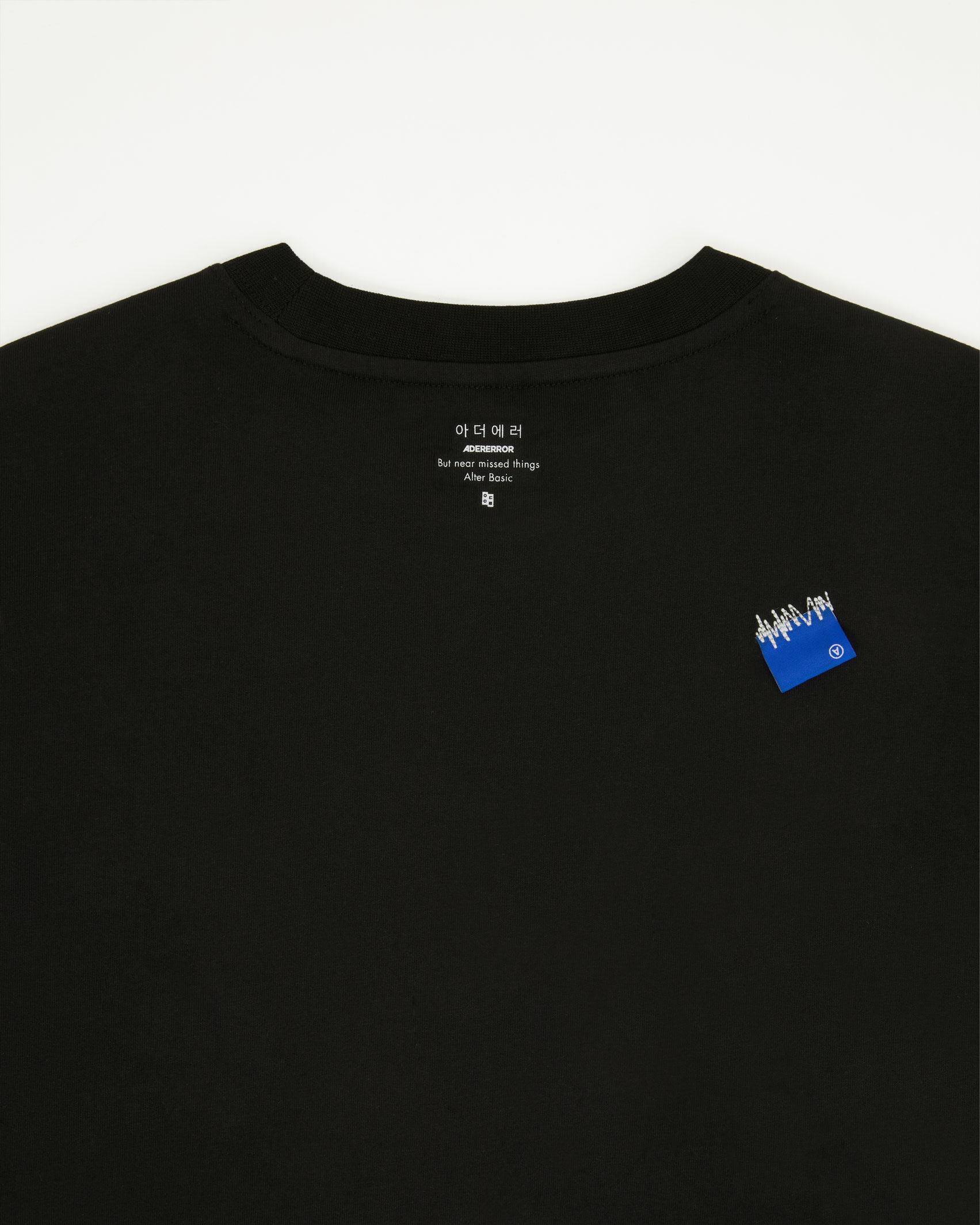 ADERERROR - Sig; BL Tag t-shirt 05 ADERERROR - Sig; BL Tag t-shirt 05