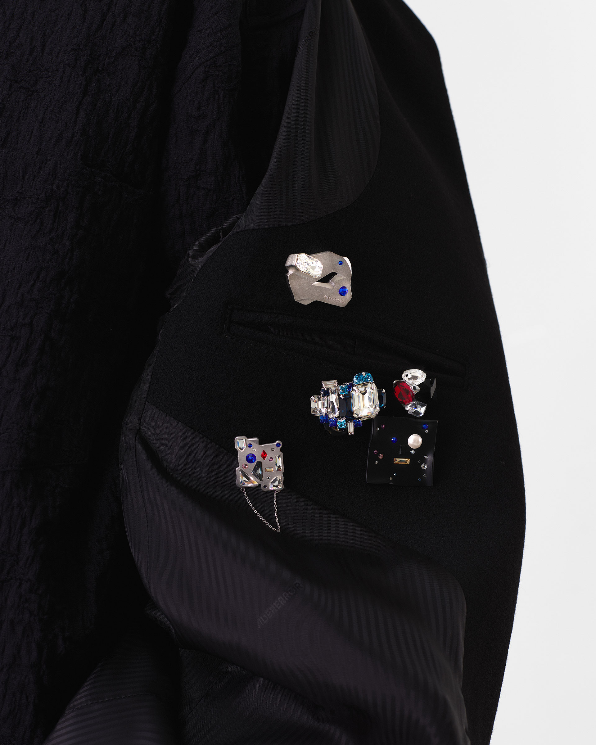 ADERERROR - Gemma brooch 01