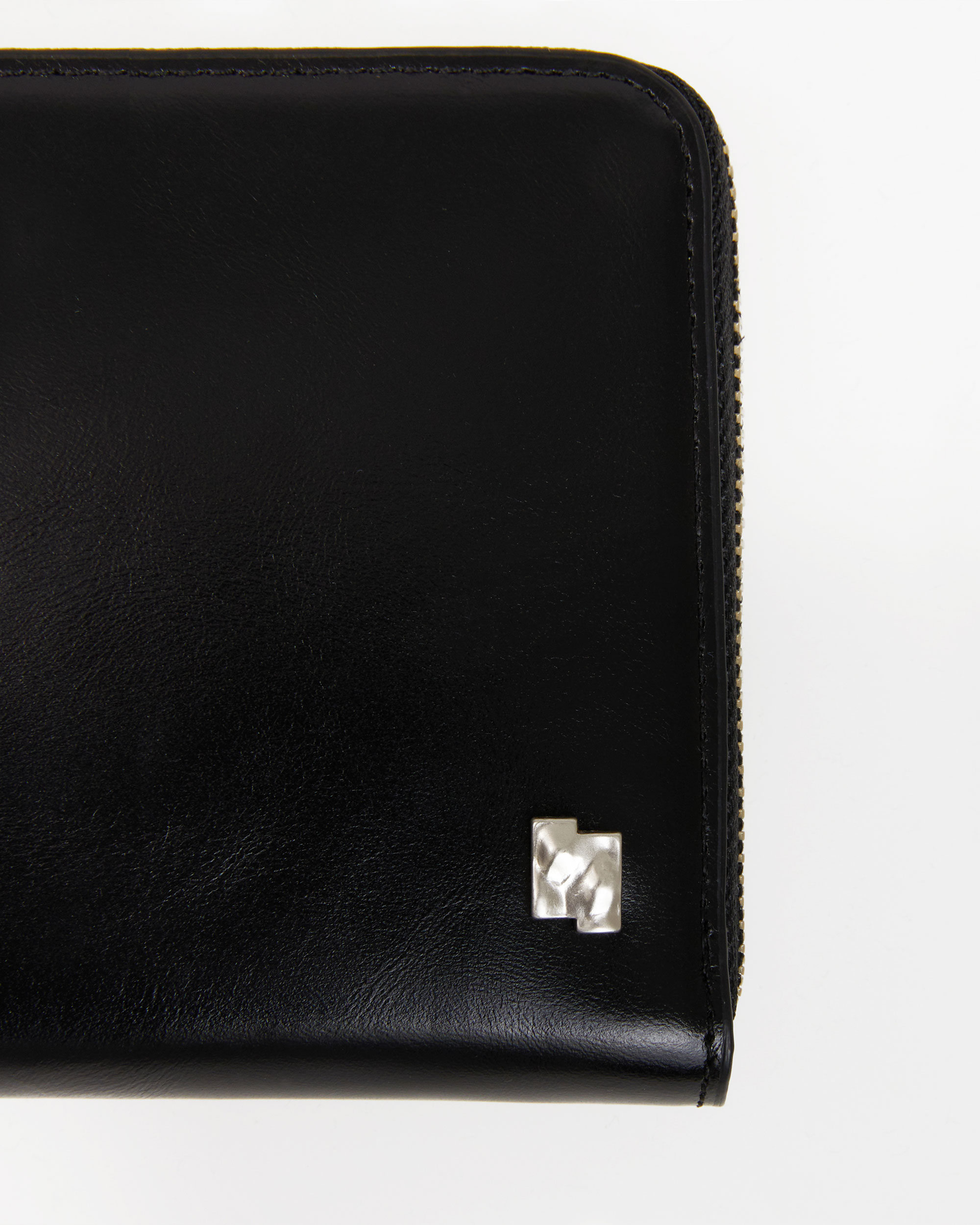 ADERERROR - Sig; BL Tag wallet 01