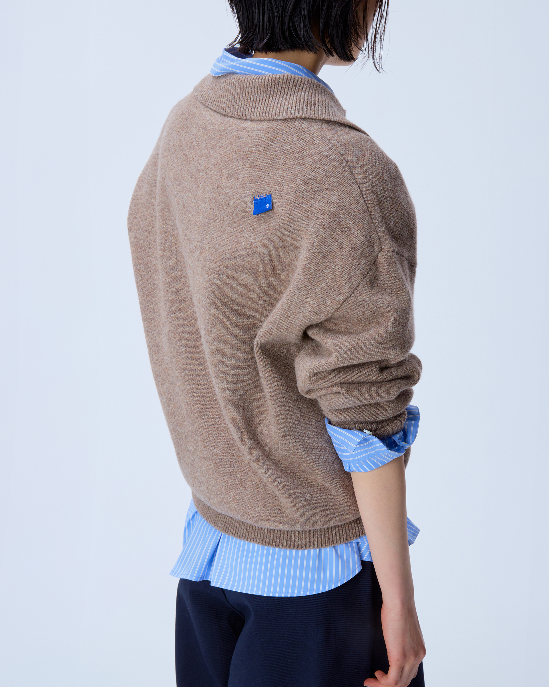 ADERERROR - Sig; BL Tag knit 02