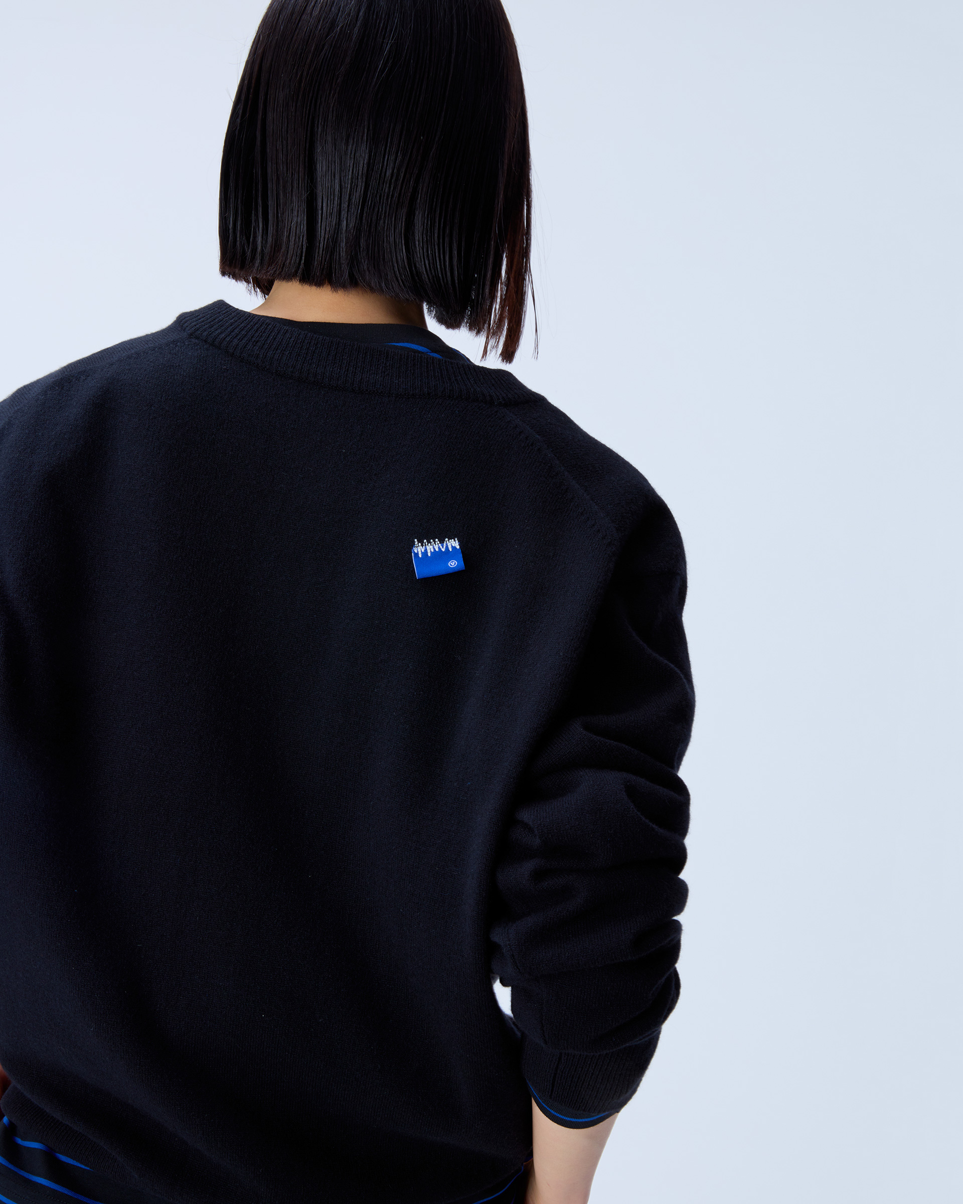 ADERERROR - Sig; BL Tag cardigan 02