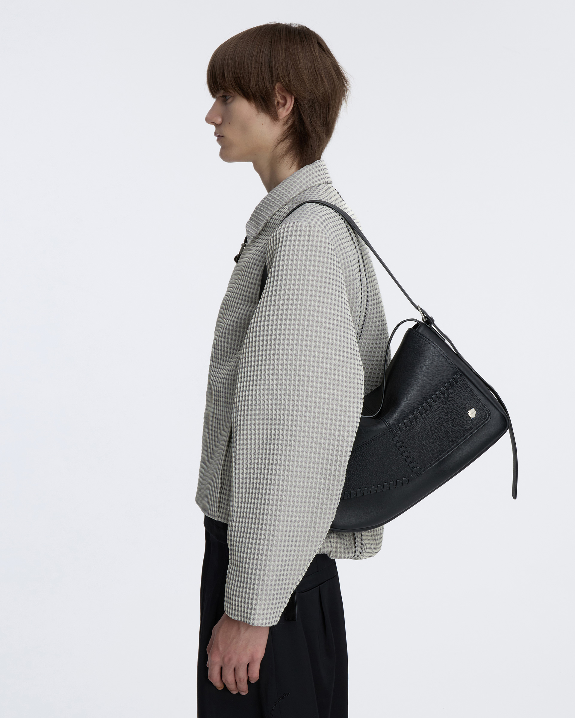 ADERERROR Prato Cross Bag Noirの公式商品写真5